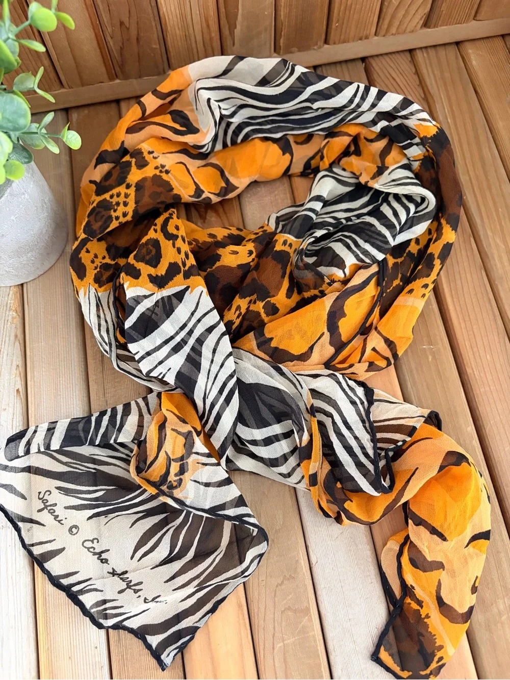 Safari Echo vintage animal